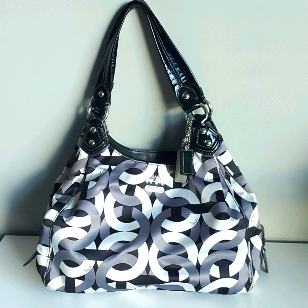 Coach chainlink shoulder bag
